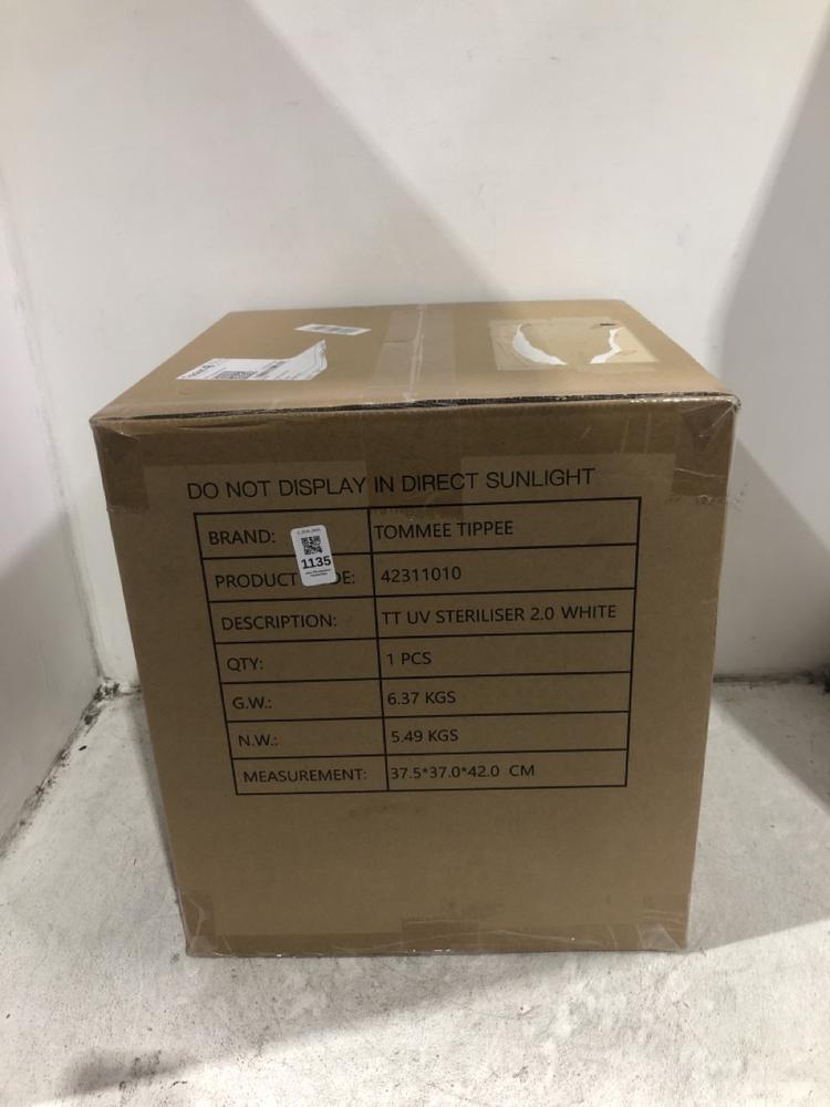 Lot 1135  
            Chesterfield SR45 - Parcel Delivery Only 

                
TOMMEE TIPPEE TT UV STERILISER 2.0 WHITE (LOCATION: C4)