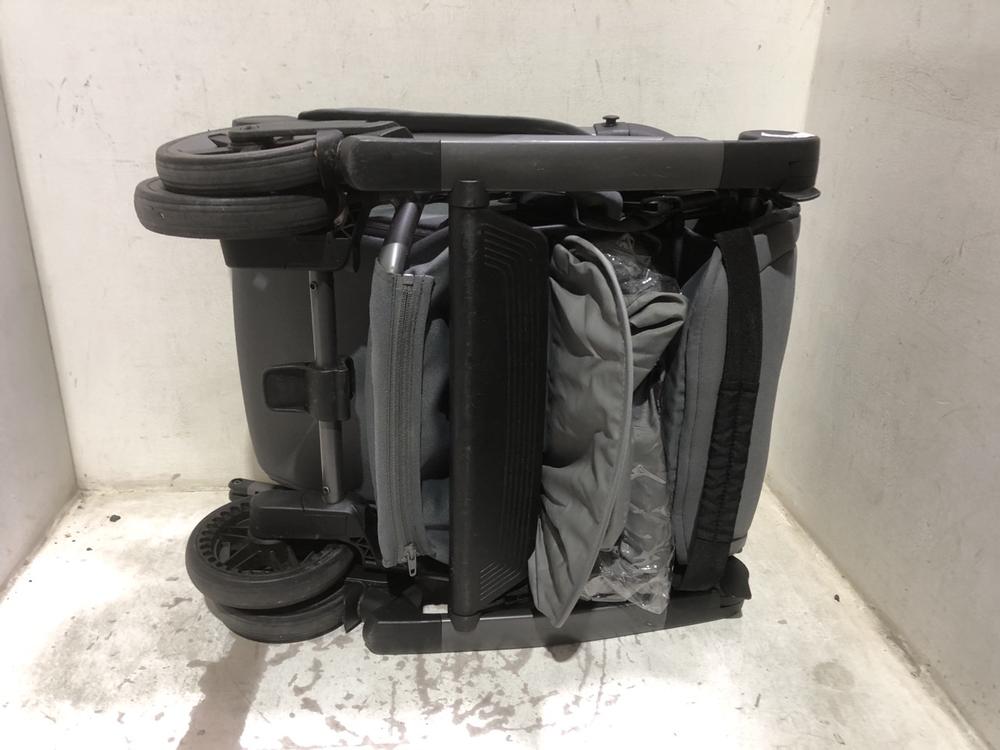 Lot 1214  
            Chesterfield SR45 - Parcel Delivery Only 

                
JOOLZ GREY STROLLER (LOCATION: C8)