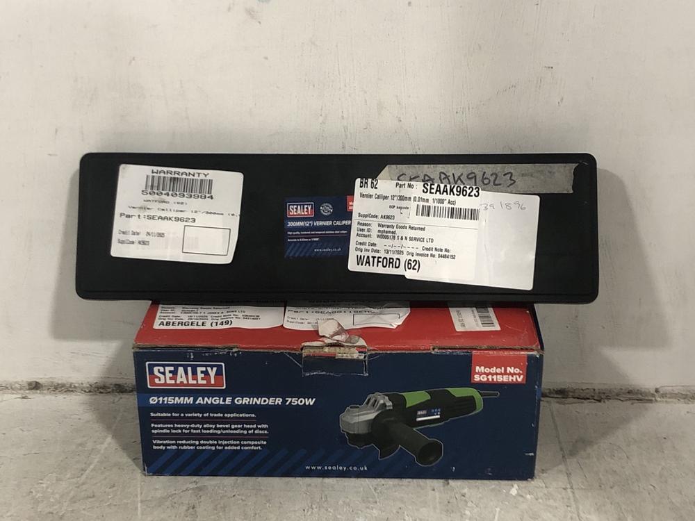 Lot 122  
            Chesterfield SR45 - Parcel Delivery Only 

                
SEALEY VERNEIR CALLIPER 300MM (12") TO INCLUDE SEALEY ANGLE GRINDER 750W (LOCATIO...