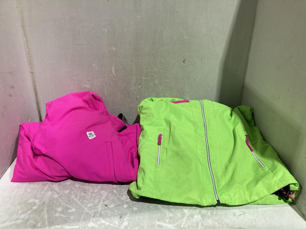Lot 1237  
            Chesterfield SR45 - Parcel Delivery Only 

                
CMP PINK OVERALL SIZE 164 TO INCLUDE CMP FLUFFY INER GREEN COT SIZE 164 (LOCATION...