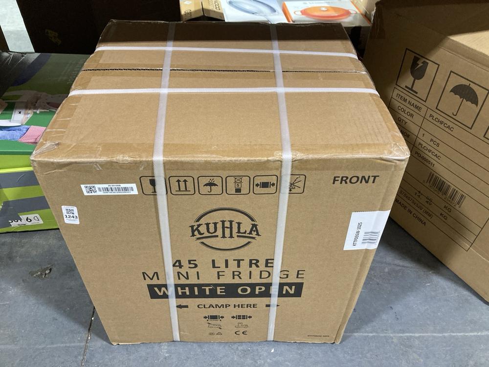 Lot 1243  
            Chesterfield SR45 - Parcel Delivery Only 

                
KUHLA 45 LITRE MINI FRIDGE KTTF0E6W-1025 (LOCATION: C9)