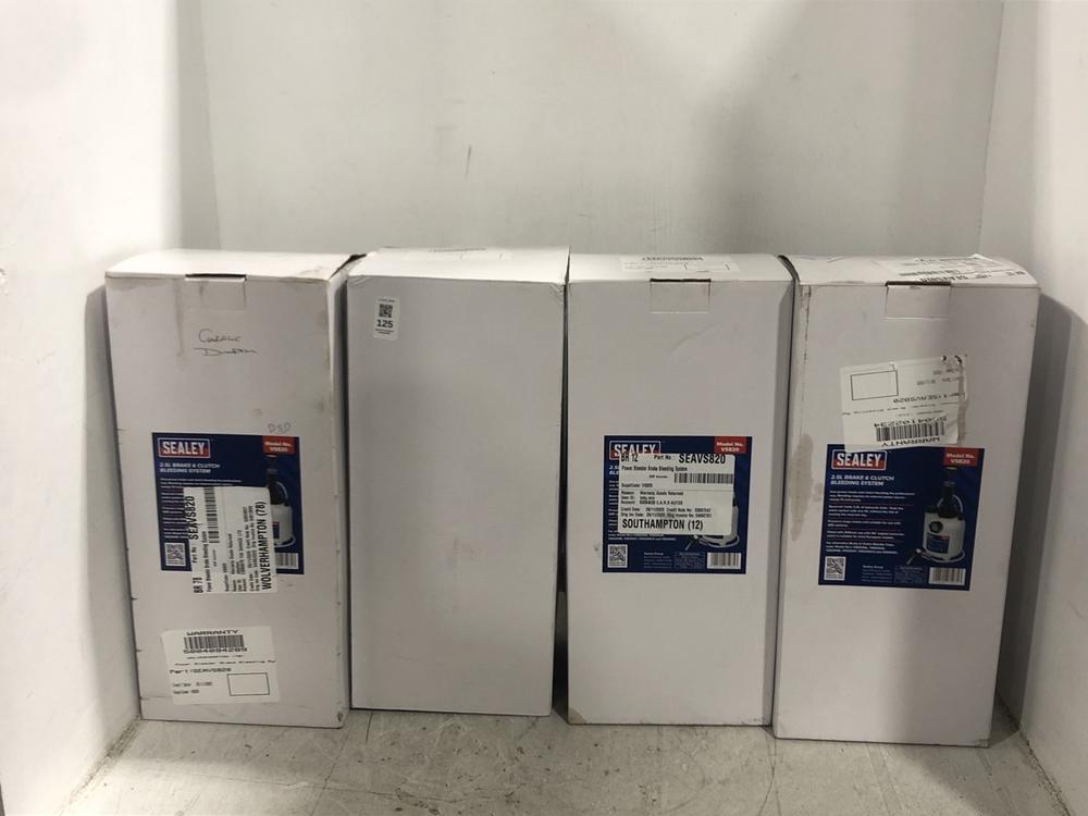 Lot 125  
            Chesterfield SR45 - Parcel Delivery Only 

                
4X 2.5L BRAKE &CLUTCH BLEEDING SYSTEM ' (LOCATION: F2)