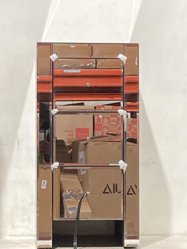 Lot 1264  
            Chesterfield SR45 - Parcel Delivery Only 

                
GFW MIRRORED 3 DRAWER SLIM CHEST CLEAR GLASS 8723 (LOCATION: C10)