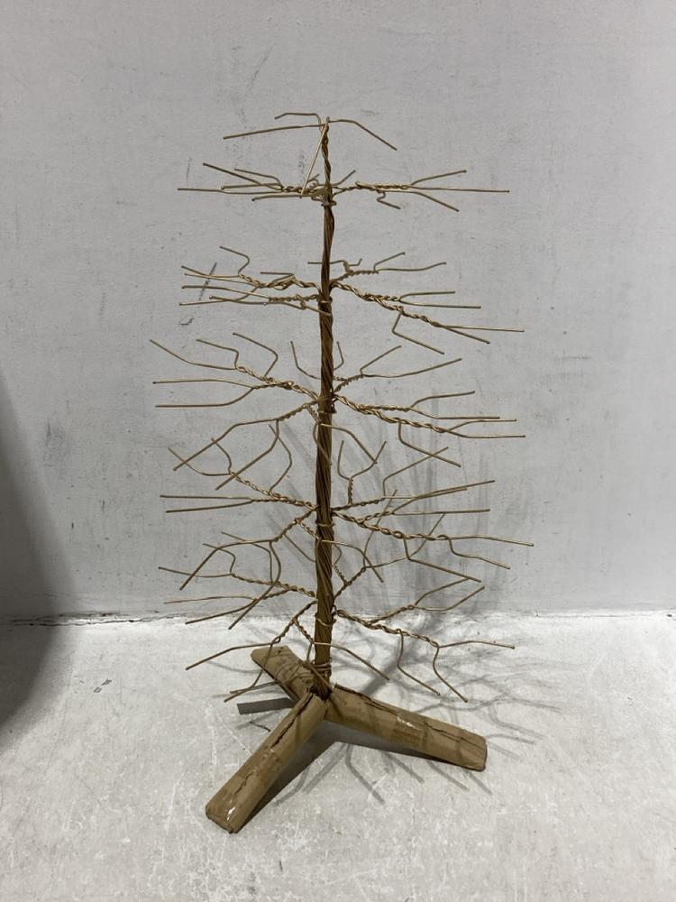 Lot 1292  
            Chesterfield SR45 - Parcel Delivery Only 

                
NKUKU CHARIDA TREE SML (LOCATION: B3)