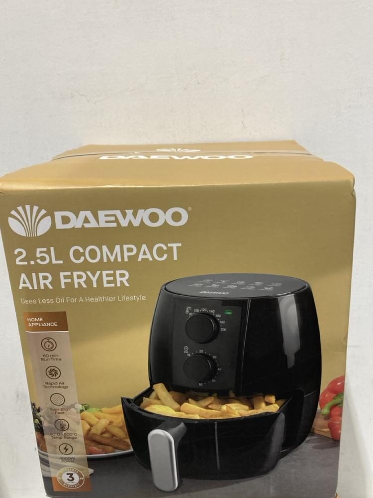 Lot 1296  
            Chesterfield SR45 - Parcel Delivery Only 

                
2X DAEWOOD 2.5L COMPACT AIR FRYER (LOCATION: B3)