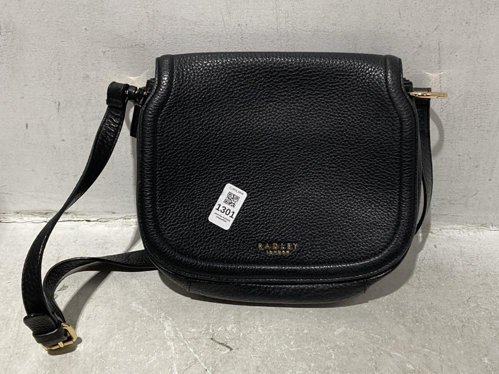 Lot 1301  
            Chesterfield SR45 - Parcel Delivery Only 

                
RADLEY LONDON BLACK HANDBAG (LOCATION: B3)