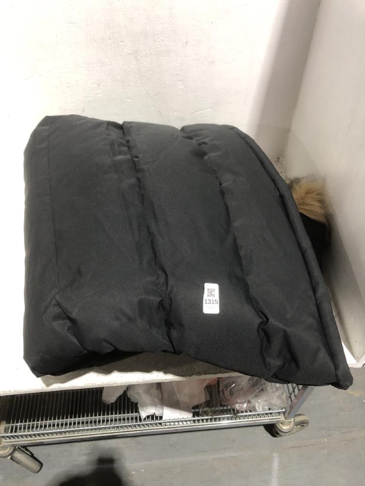 Lot 1315  
            Chesterfield SR45 - Parcel Delivery Only 

                
ZAVETTI CANADA W GOSHAWA PUFFER PARKA JACKET BLACK UK M ORIGINAL RRP £130 (LOCATI...