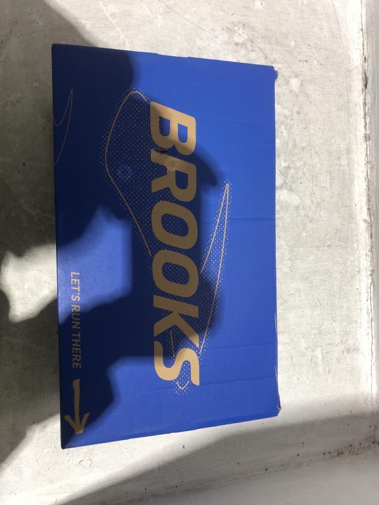 Lot 1320  
            Chesterfield SR45 - Parcel Delivery Only 

                
BROOKS GLYCERIN 22 RUN & WALK UK SIZE 11 (LOCATION: B4)