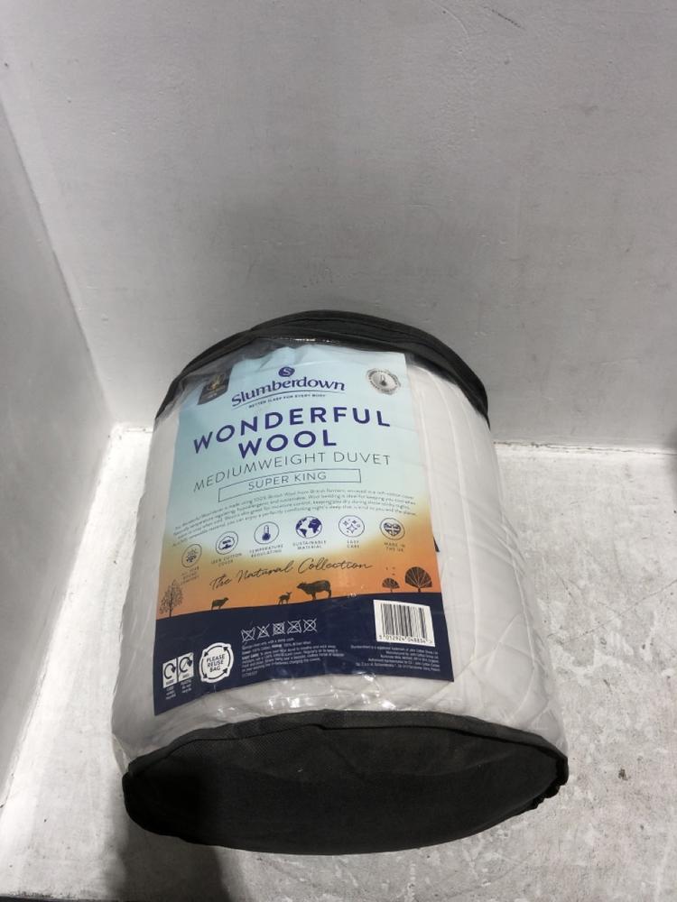 Lot 1327  
            Chesterfield SR45 - Parcel Delivery Only 

                
5X ASSORTED BEDDING TO INCLUDE PERFECT FOR CHILLY NIGHTS KING DUVET (LOCATION: B4)