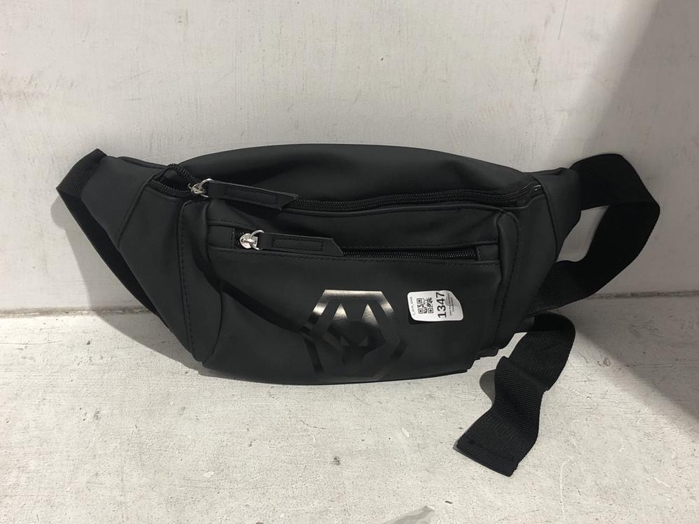 Lot 1347  
            Chesterfield SR45 - Parcel Delivery Only 

                
4 X ASSORTED WOLVERHAMPTON WANDERERS FC ITEMS TO INCLUDE GNOME WRAP CHRISTMAS JUM...