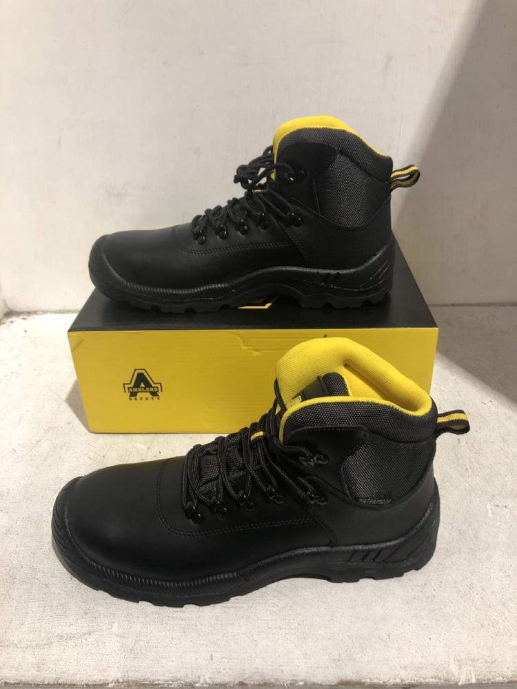 Lot 1349  
            Chesterfield SR45 - Parcel Delivery Only 

                
AMBLERS SAFETY FS220 SAFETY BOOTS IN BLACK SIZE 10 (LOCATION: B5)