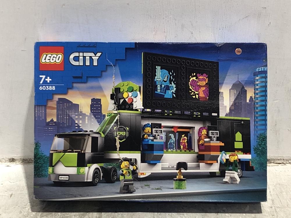 Lot 1370  
            Chesterfield SR45 - Parcel Delivery Only 

                
LEGO CITY 60388 GAMING TOURNAMENT TRUCK (LOCATION: B6)