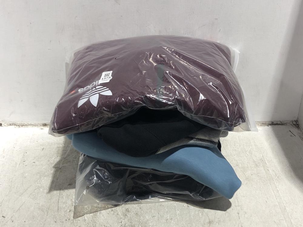 Lot 1373  
            Chesterfield SR45 - Parcel Delivery Only 

                
4 X ASSORTED BRANDED ADULTS CLOTHES TO INCLUDE ADIDAS 1/4 ZIP JUMPER IN BURGUNDY ...