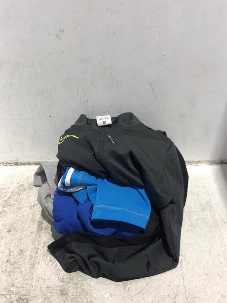 Lot 1374  
            Chesterfield SR45 - Parcel Delivery Only 

                
5 X ASSORTED BRANDED KIDS CLOTHES TO INCLUDE NIKE T-SHIRT IN BLUE SIZE M (LOCATIO...