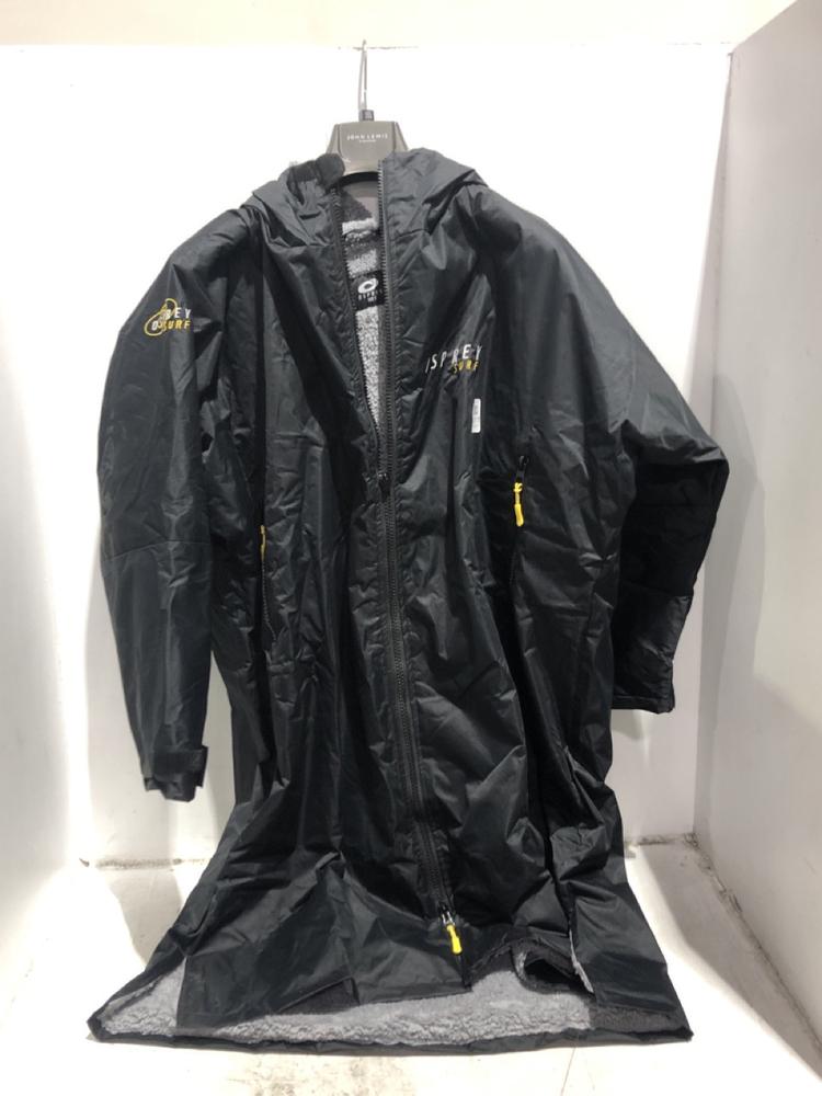 Lot 1377  
            Chesterfield SR45 - Parcel Delivery Only 

                
OSPREY SURF ADULTS CHANGING ROBE SIZE S IN BLACK (LOCATION: B6)