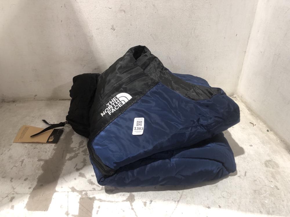 Lot 1383  
            Chesterfield SR45 - Parcel Delivery Only 

                
THE NORTH FACE ADULTS 700 GILET IN NAVY/BLACK SIZE L ORIGINAL RRP £205 (LOCATION:...