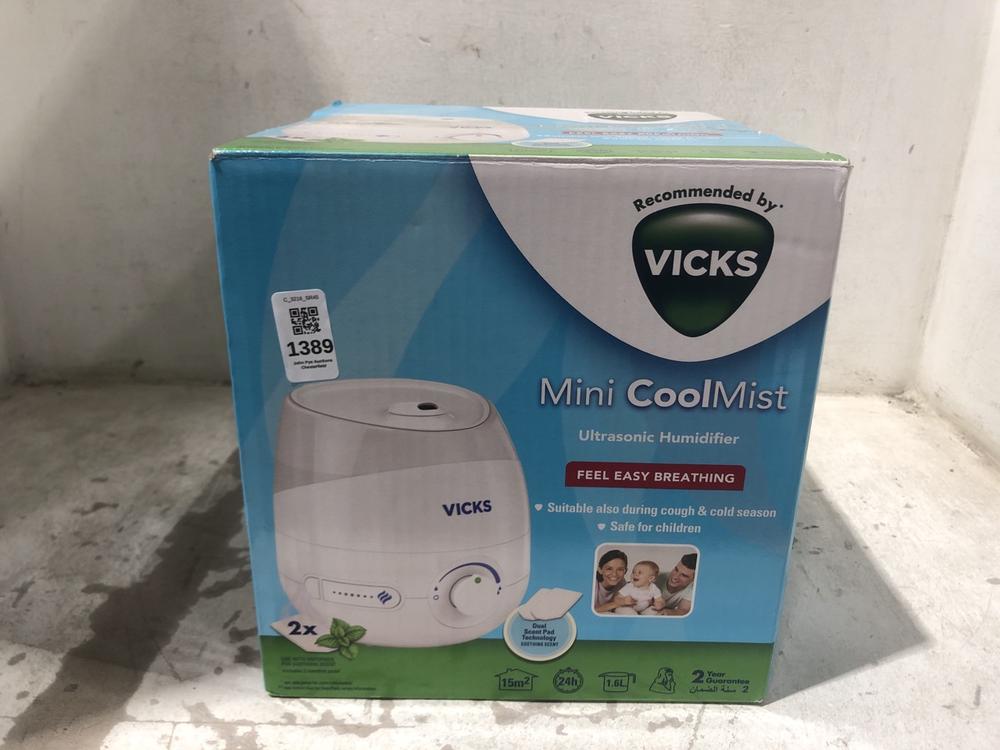 Lot 1389  
            Chesterfield SR45 - Parcel Delivery Only 

                
VICKS MINI COOLMIST ULTRASONIC HUMIDIFIER (LOCATION: B7)