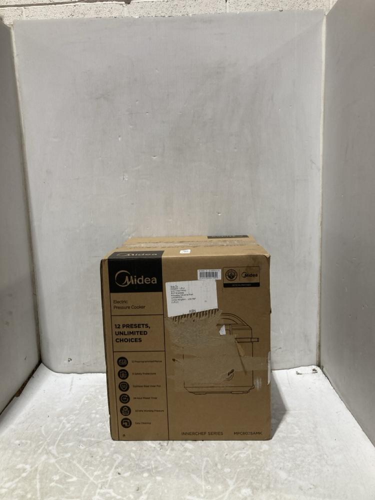 Lot 1490  
            Chesterfield SR45 - Parcel Delivery Only 

                
MIDEA 12 PRESETS UNLIMTED CHOICES ELECTRIC PRESSURE COOKER (LOCATION: B8)
