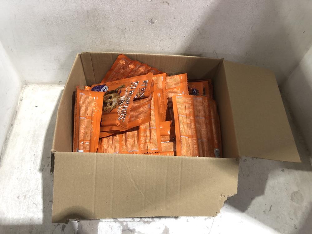 Lot 1493  
            Chesterfield SR45 - Parcel Delivery Only 

                
BOX OF PET MUNCHIES CHICKEN STIX PACK OF 5 - BB 04/02/26 (LOCATION: B9)