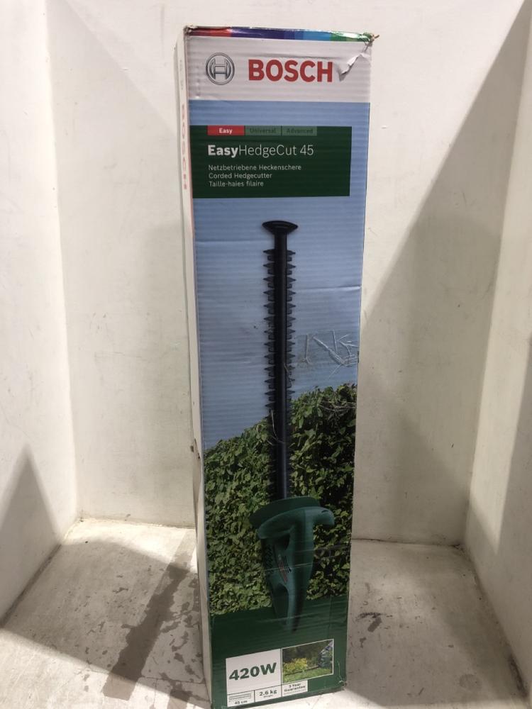 Lot 1532  
            Chesterfield SR45 - Parcel Delivery Only 

                
BOSCH EASY HEDGE CUT 45 CORDED HEDGE TRIMMER (LOCATION: B9)