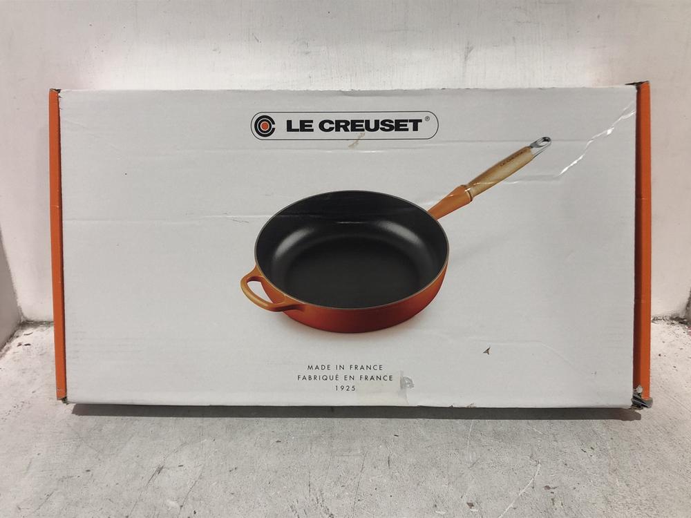 Lot 1540  
            Chesterfield SR45 - Parcel Delivery Only 

                
LE CREUSET ENAMELLED CAST IRON 28CM WOODEN HANDLE SAUTE PAN ORIGINAL RRP £235 (LO...