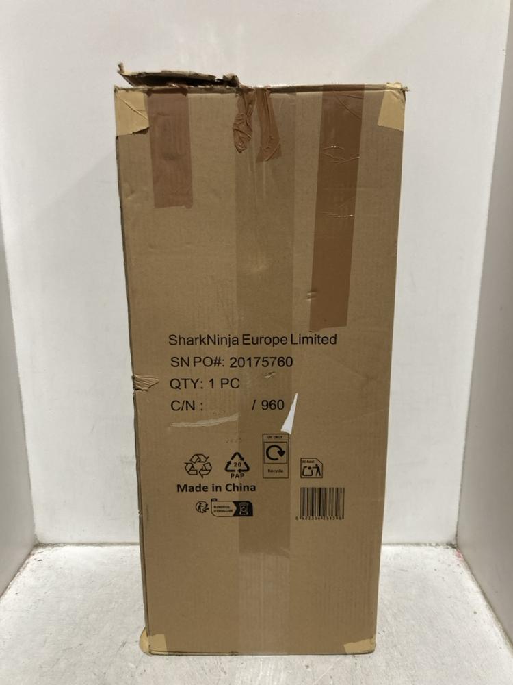 Lot 1551  
            Chesterfield SR45 - Parcel Delivery Only 

                
SHARK CLASSIC ANTI HAIR UPRIGHT PET VACUUM CLEANER ORIGINAL RRP £299 (LOCATION: B10)