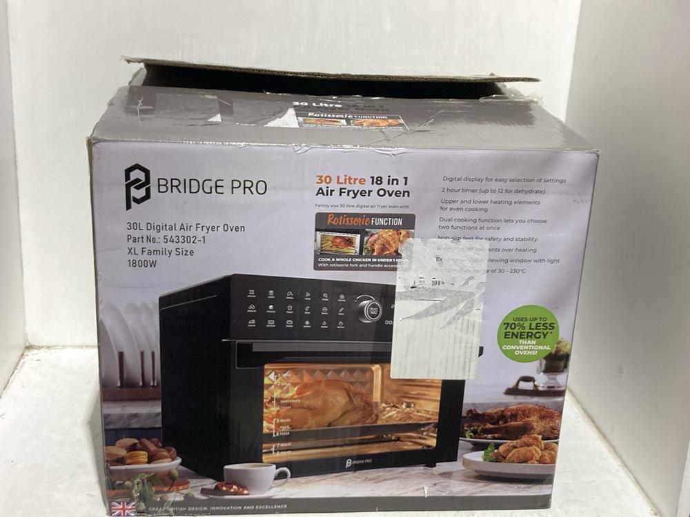 Lot 1556  
            Chesterfield SR45 - Parcel Delivery Only 

                
BRIDGE PRO 30 LITRE 18 IN 1 AIR FRYER OVEN (LOCATION: B10)