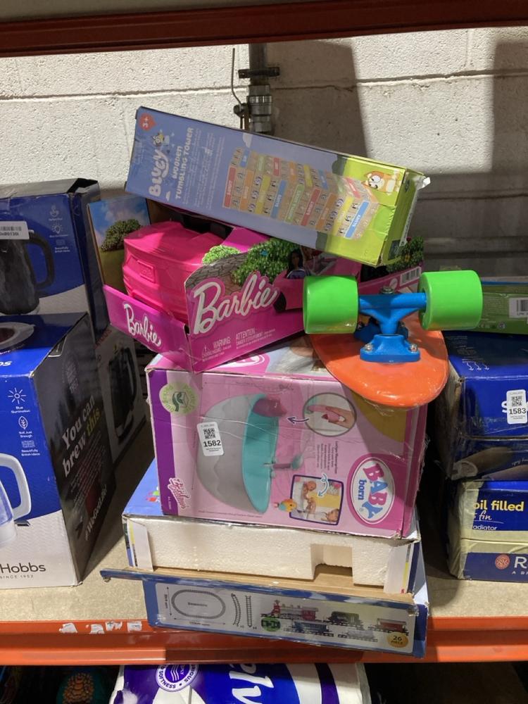 Lot 1582  
            Chesterfield SR45 - Parcel Delivery Only 

                
6X ASSORTED TOYS TO INCLUDE PEPPA PIG PEPPAS & EVIES PARK FUN (LOCATION: A3)