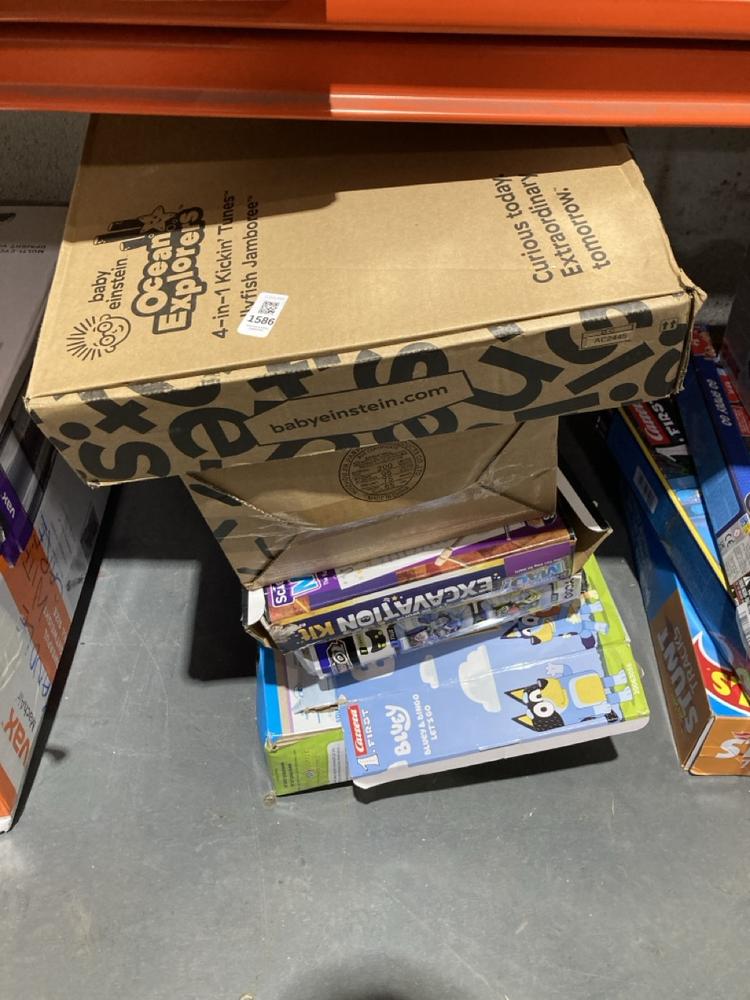 Lot 1586  
            Chesterfield SR45 - Parcel Delivery Only 

                
6X ASSORTED TOYS TO INCLUDE BABY EINSTEIN OCEAN EXPLORERS 4 IN 1 KICKIN TUNES (LO...