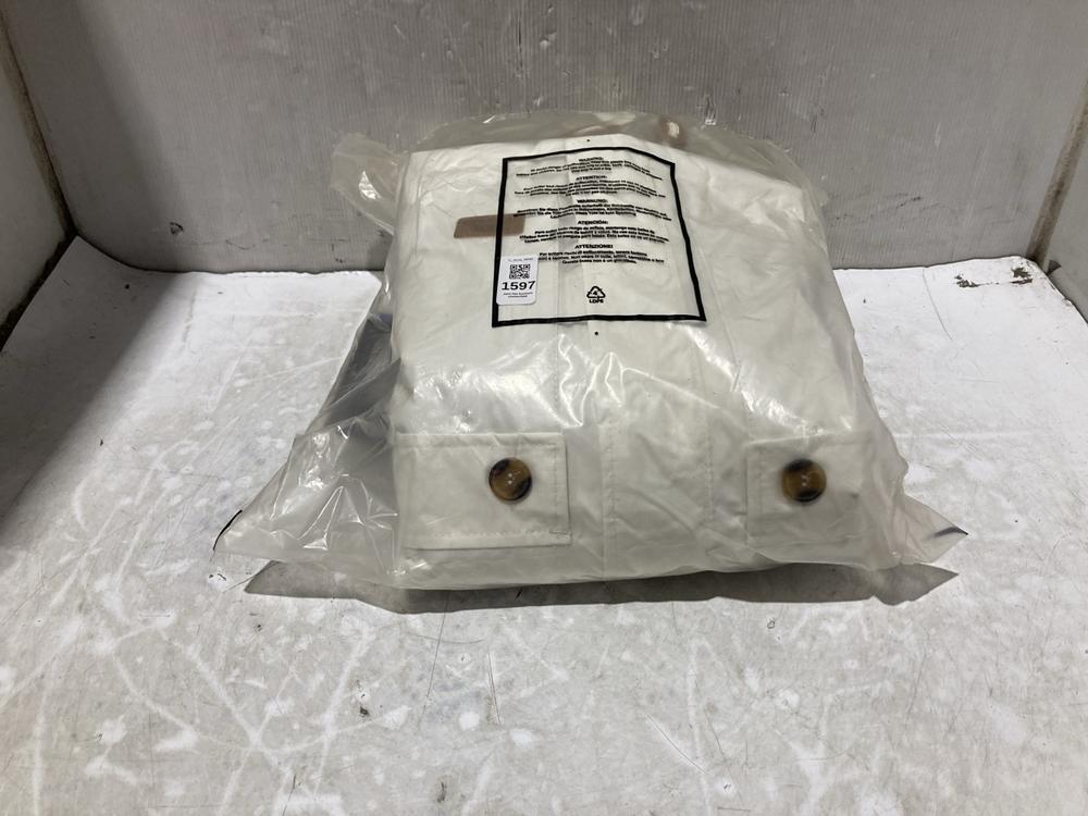 Lot 1597  
            Chesterfield SR45 - Parcel Delivery Only 

                
TRESPASS CLEA-FEMALE JACKET TP50 WHITE UK MEDIUM (LOCATION: A4)