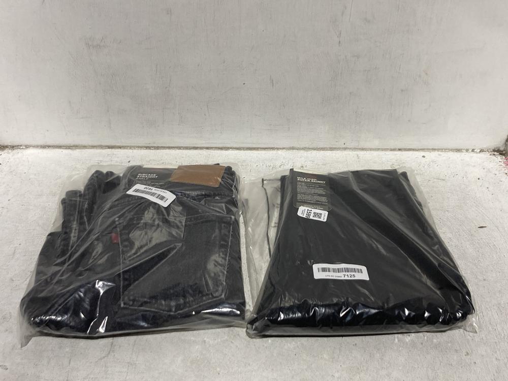 Lot 1599  
            Chesterfield SR45 - Parcel Delivery Only 

                
LEVIS MILE HIGH SUPER SKINNY 28X32 TO INCLUDE LEVIS RIBCAGE STRAIGHT ANKLE 25X29 ...
