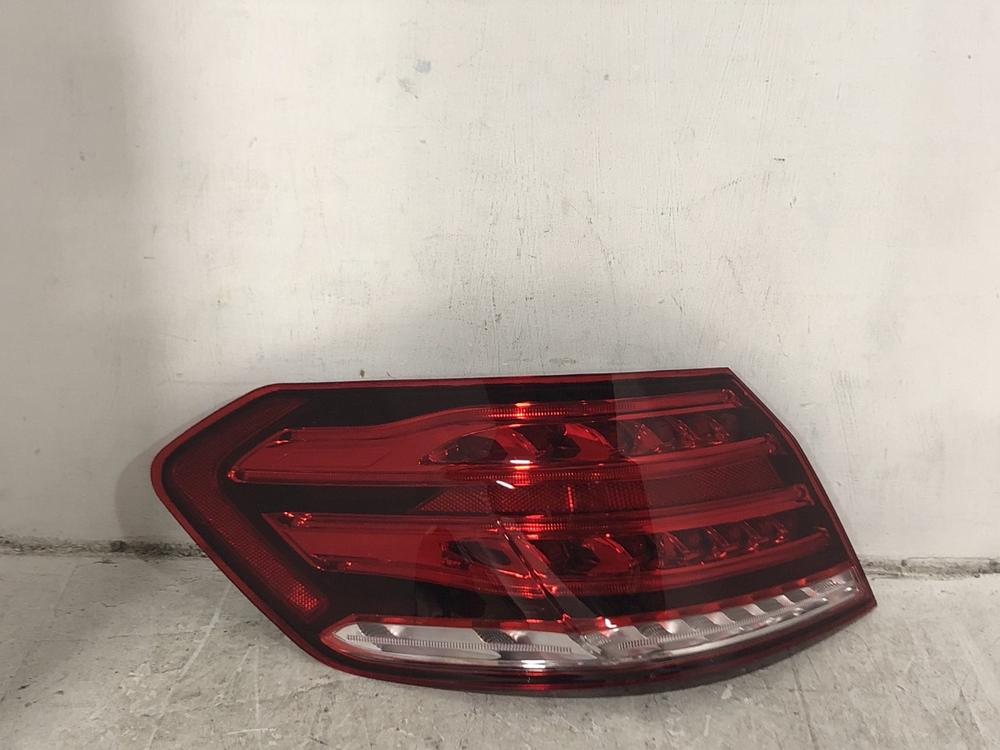 Lot 159  
            Chesterfield SR45 - Parcel Delivery Only 

                
440-19AHL-RD-AE NSR LAMP E CLASS 478 22 3631 (LOCATION: F3)