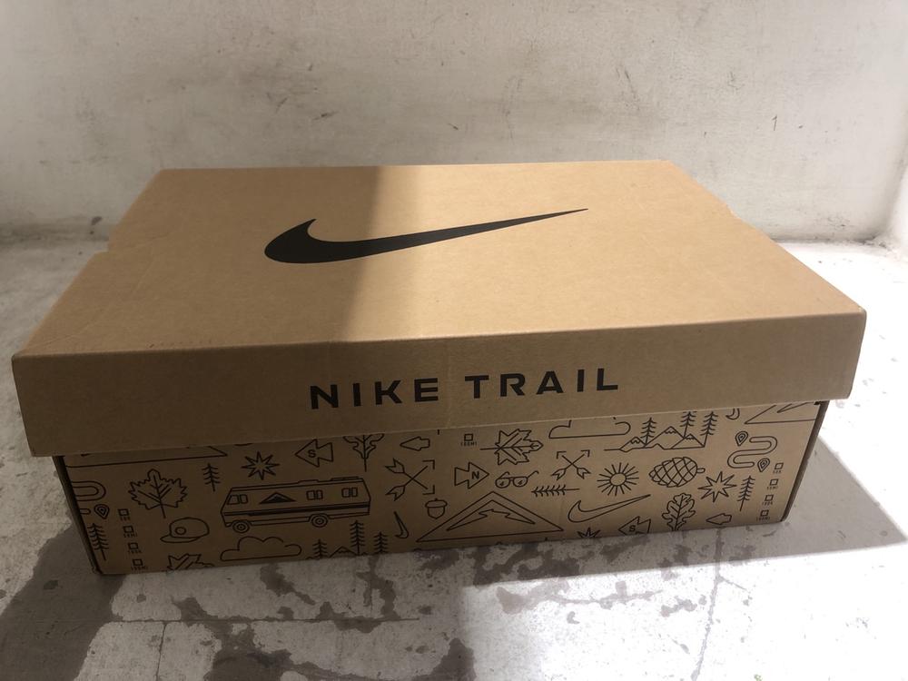 Lot 1636  
            Chesterfield SR45 - Parcel Delivery Only 

                
NIKE WOMENS ZOOMX ZEGAMA TRAIL 2 BOOTS IN BLACK/ANTHRACITE SIZE 8.5 (LOCATION: A5)