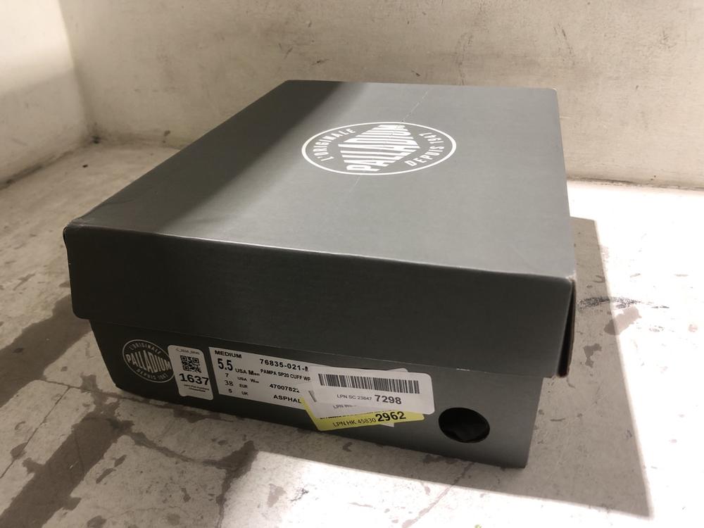 Lot 1637  
            Chesterfield SR45 - Parcel Delivery Only 

                
PALLADIUM PAMPA SP20CUFF BOOTS IN BLACK SIZE 5 (LOCATION: A5)