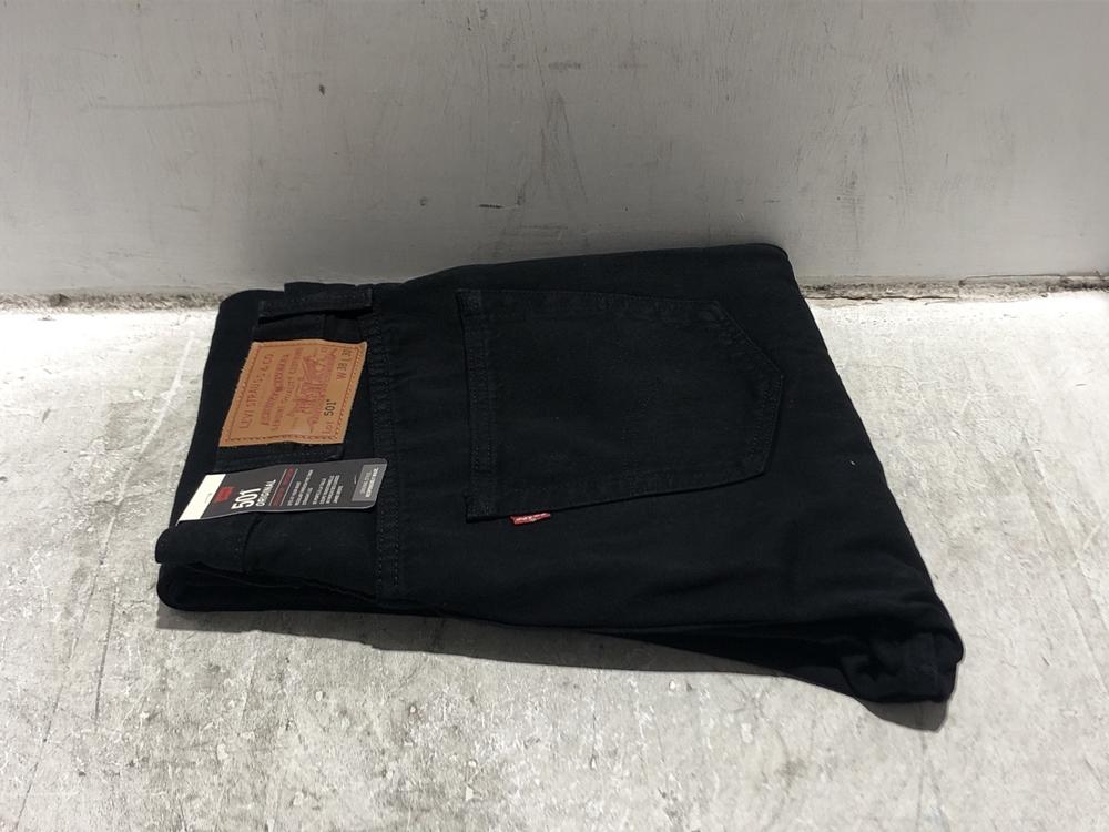 Lot 1648  
            Chesterfield SR45 - Parcel Delivery Only 

                
LEVIS 501 ORIGINAL JEANS IN BLACK W34 L32 ORIGINAL RRP £100 (LOCATION: A5)