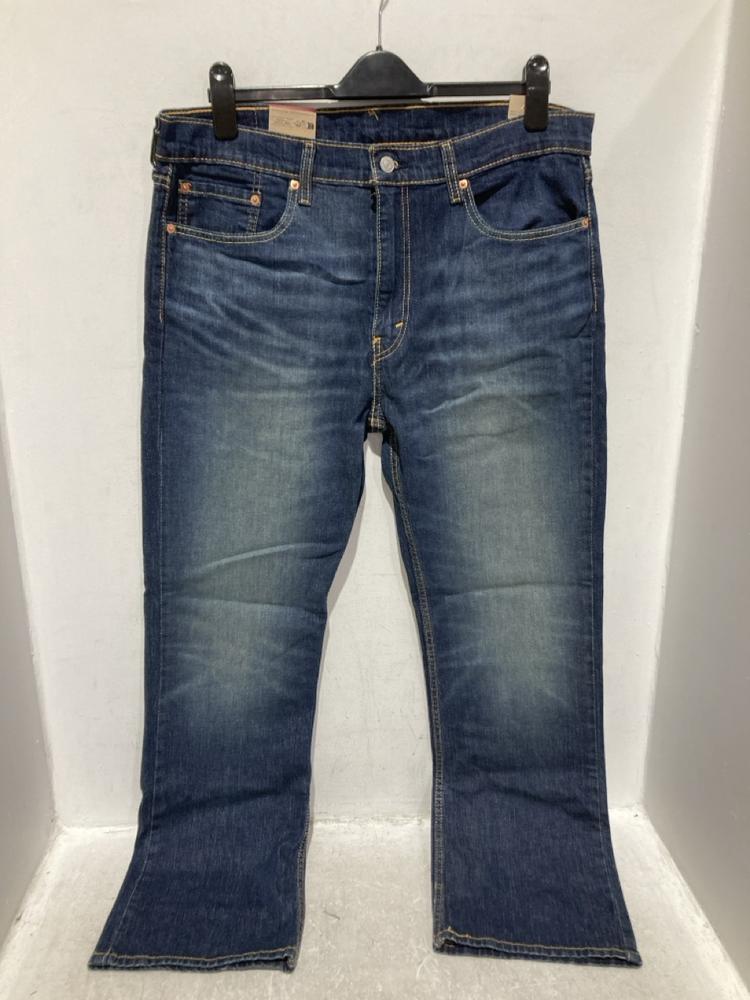 Lot 1663  
            Chesterfield SR45 - Parcel Delivery Only 

                
LEVIS 527 SLIM BOOTCUT DENIM JEANS IN NAVY SIZE W36 L 32 (LOCATION: A6)