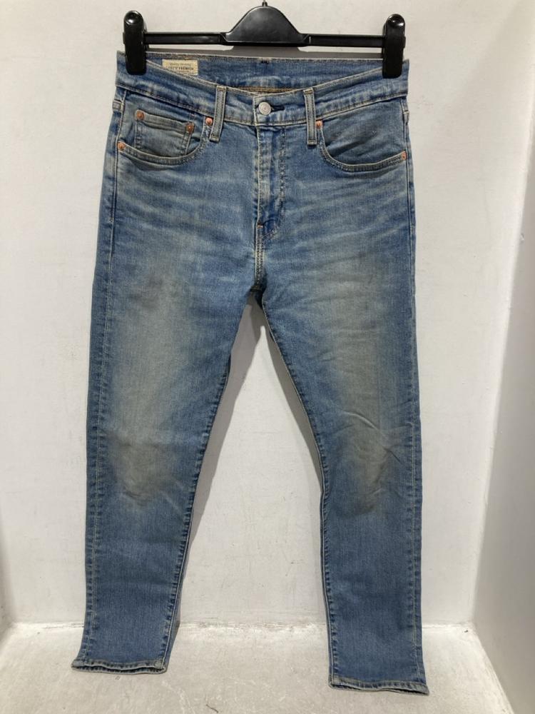 Lot 1670  
            Chesterfield SR45 - Parcel Delivery Only 

                
LEVIS 512 JEANS IN LIGHT DENIM SIZE W29 L30 (LOCATION: A6)