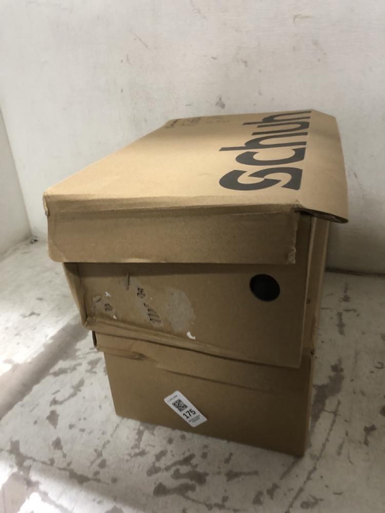 Lot 175  
            Chesterfield SR45 - Parcel Delivery Only 

                
SCHUH BLACK CROCKS UK SIZE 8 TO INCLUDE SCHUH BLACK CROCS UK SIZE 6 (LOCATION: F4)