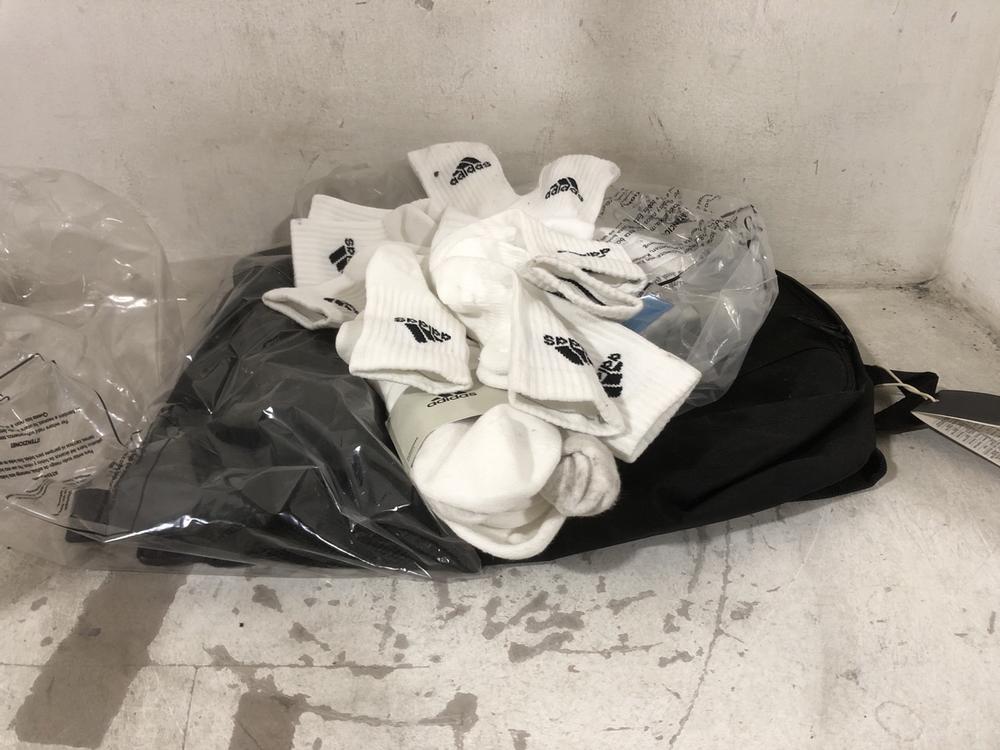 Lot 194  
            Chesterfield SR45 - Parcel Delivery Only 

                
4X ASSORTED BRANDED ITEMS TO INCLUDE ADIDAS CREW SOCKS WHITE 6.5/8UK (LOCATION: F5)