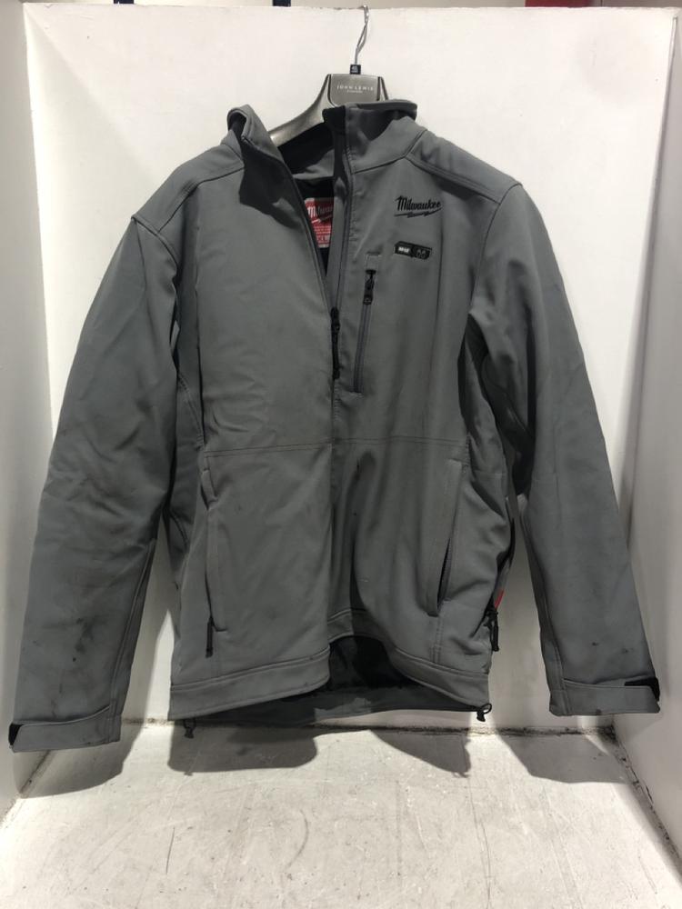 Lot 24  
            Chesterfield SR45 - Parcel Delivery Only 

                
MILWAUKEE GREY HEATED JACKET UK SIZE XL ORIGINAL RRP £129 (LOCATION: B1)