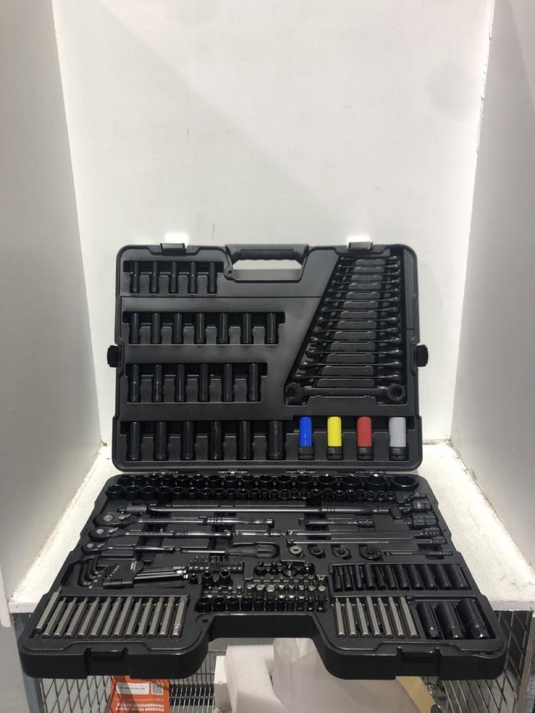 Lot 37  
            Chesterfield SR45 - Parcel Delivery Only 

                
BLACK EDITION 200 PIECE SOCKET SET ORIGINAL RRP £440 (LOCATION: B1)