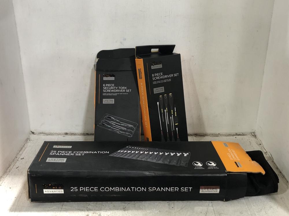 Lot 407  
            Chesterfield SR45 - Parcel Delivery Only 

                
3X ASSORTED TOOLS TO INCLUDE 8 PIECE SCREWDRIVER SET (LOCATION: F9)