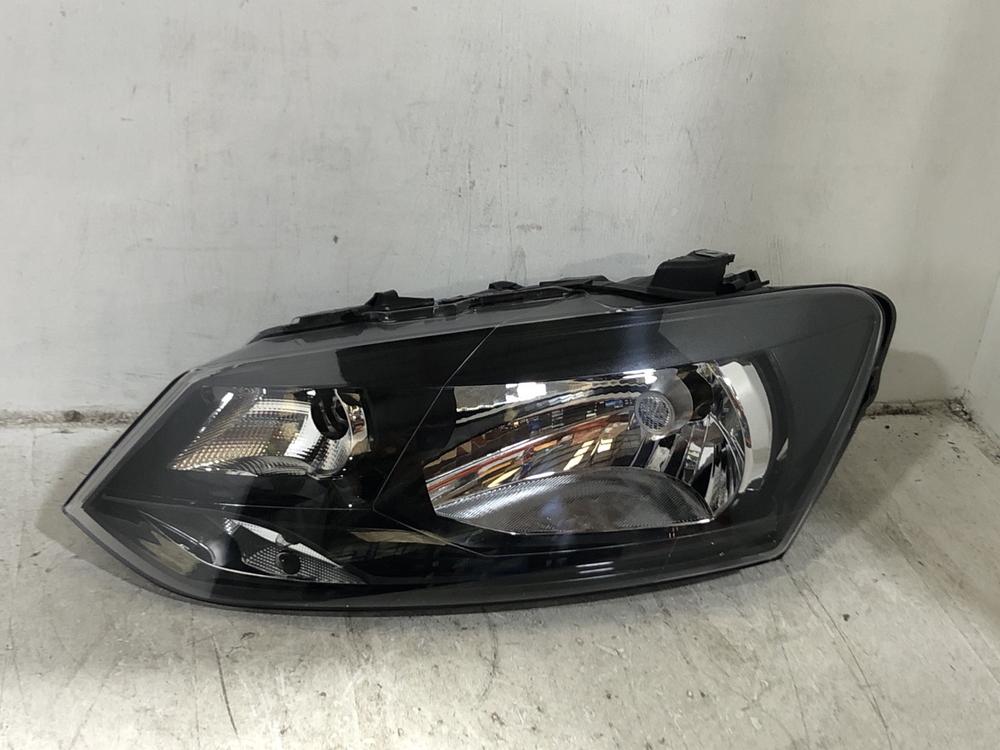 Lot 411  
            Chesterfield SR45 - Parcel Delivery Only 

                
OS SINGLE HEADLAMP 471 44 4241 ORIGINAL RRP £116 (LOCATION: F9)