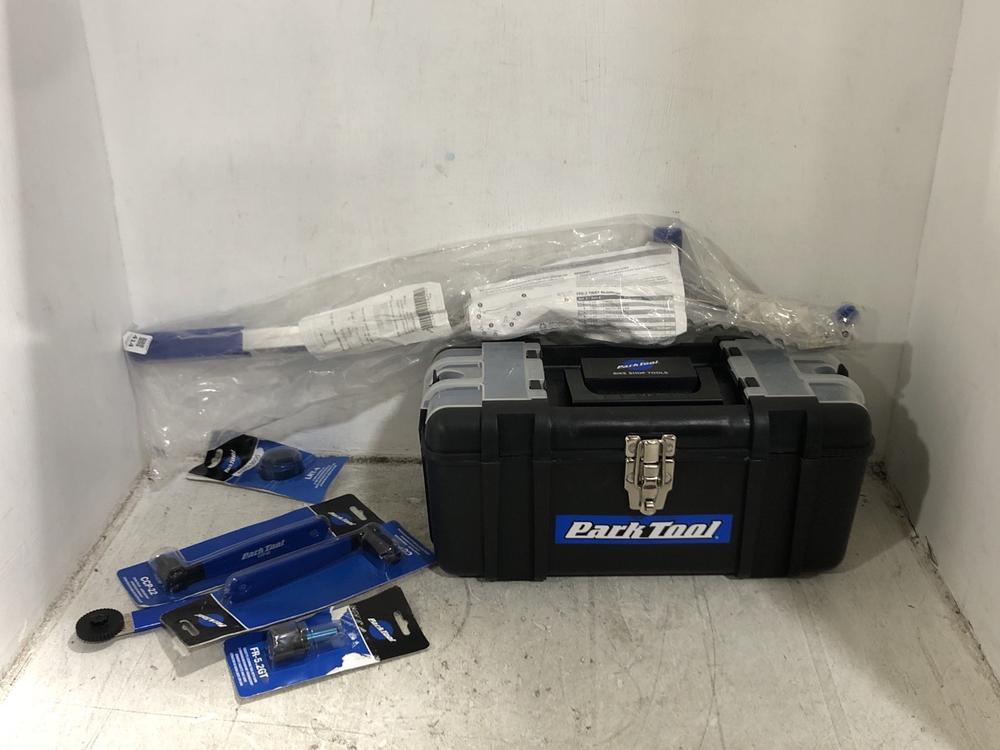 Lot 414  
            Chesterfield SR45 - Parcel Delivery Only 

                
7X ASSORTED TOOLS TO INCLUDE PARKTOOL FFS- TUBE STRAIGHTNER (LOCATION: F9)