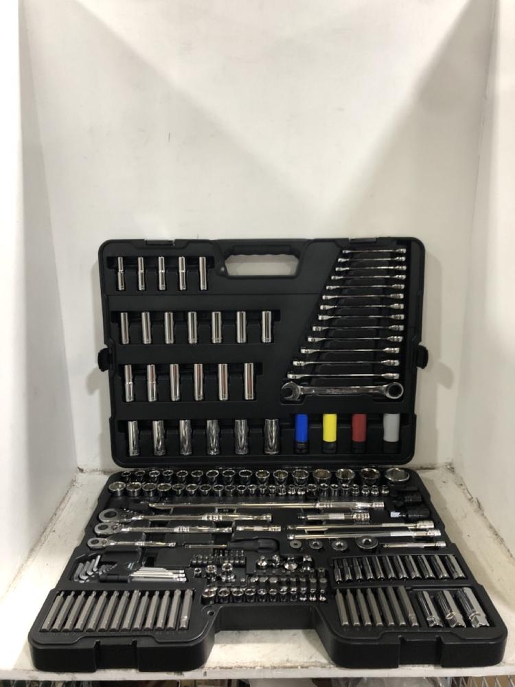 Lot 418  
            Chesterfield SR45 - Parcel Delivery Only 

                
BLACK EDITION 200 PIECE SOCKET SET ORIGINAL RRP £440 (LOCATION: F9)