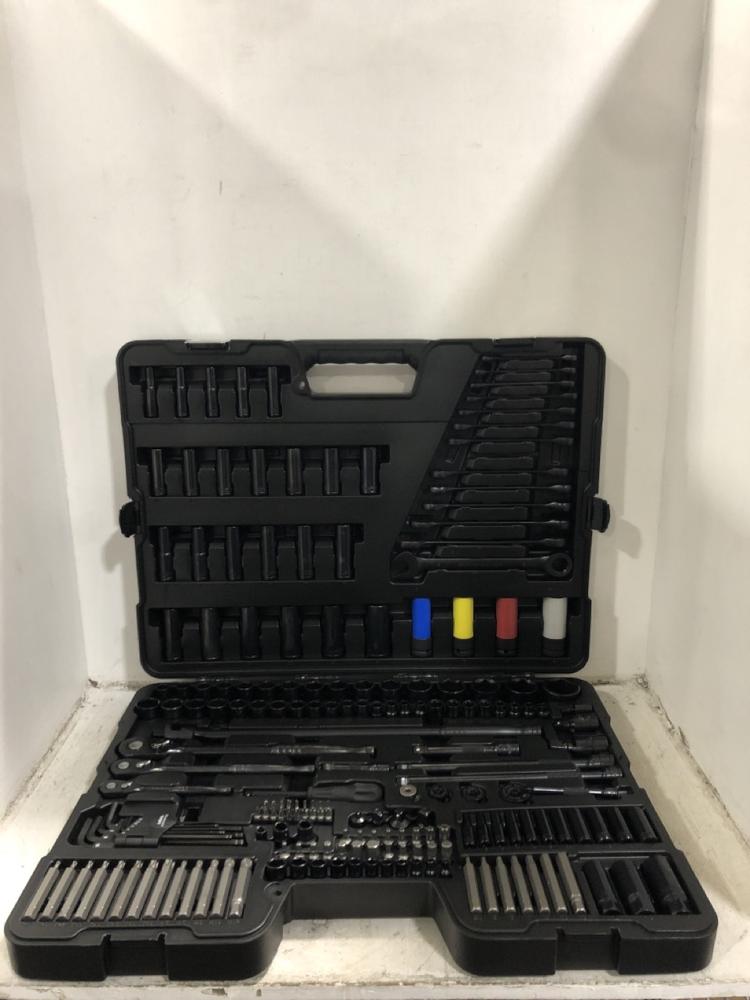 Lot 422  
            Chesterfield SR45 - Parcel Delivery Only 

                
200 PIECE SOCKET SET ORIGINAL RRP £330 (LOCATION: F9)