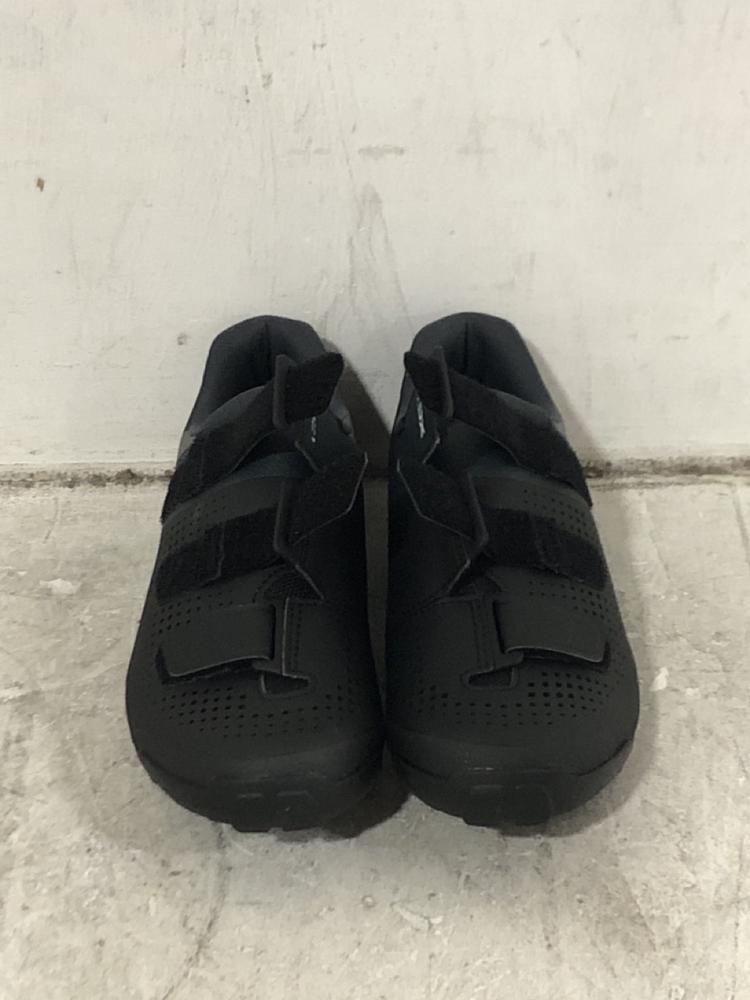 Lot 439  
            Chesterfield SR45 - Parcel Delivery Only 

                
SHIMANO XC1W CYCLING SHOES EUR 40 (LOCATION: F10)