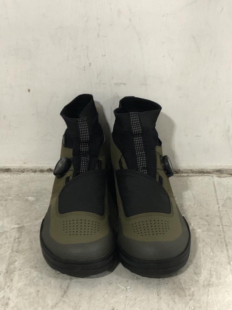 Lot 440  
            Chesterfield SR45 - Parcel Delivery Only 

                
SHIMANO GF8G CYCLING TRAINERS EUR 41 (LOCATION: F10)