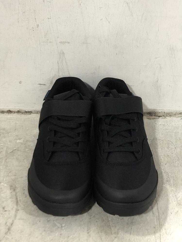 Lot 441  
            Chesterfield SR45 - Parcel Delivery Only 

                
SHIMANO GE5 CYCLING TRAINERS EUR 42 (LOCATION: F10)