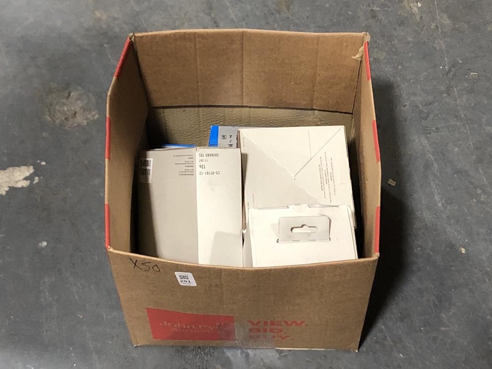 Lot 446  
            Chesterfield SR45 - Parcel Delivery Only 

                
6X ASSORTED BIKE PARTS TO INCLUDE SHIMANO CUES REAR DERAILLEUR RD-U3020-SGS 2X 9S...